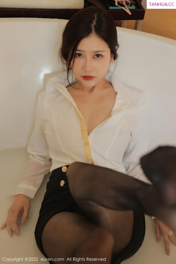 尹甜甜  [XiuRen]高清写真图 2022.01.17 No.4472 尹甜甜第52张图片
